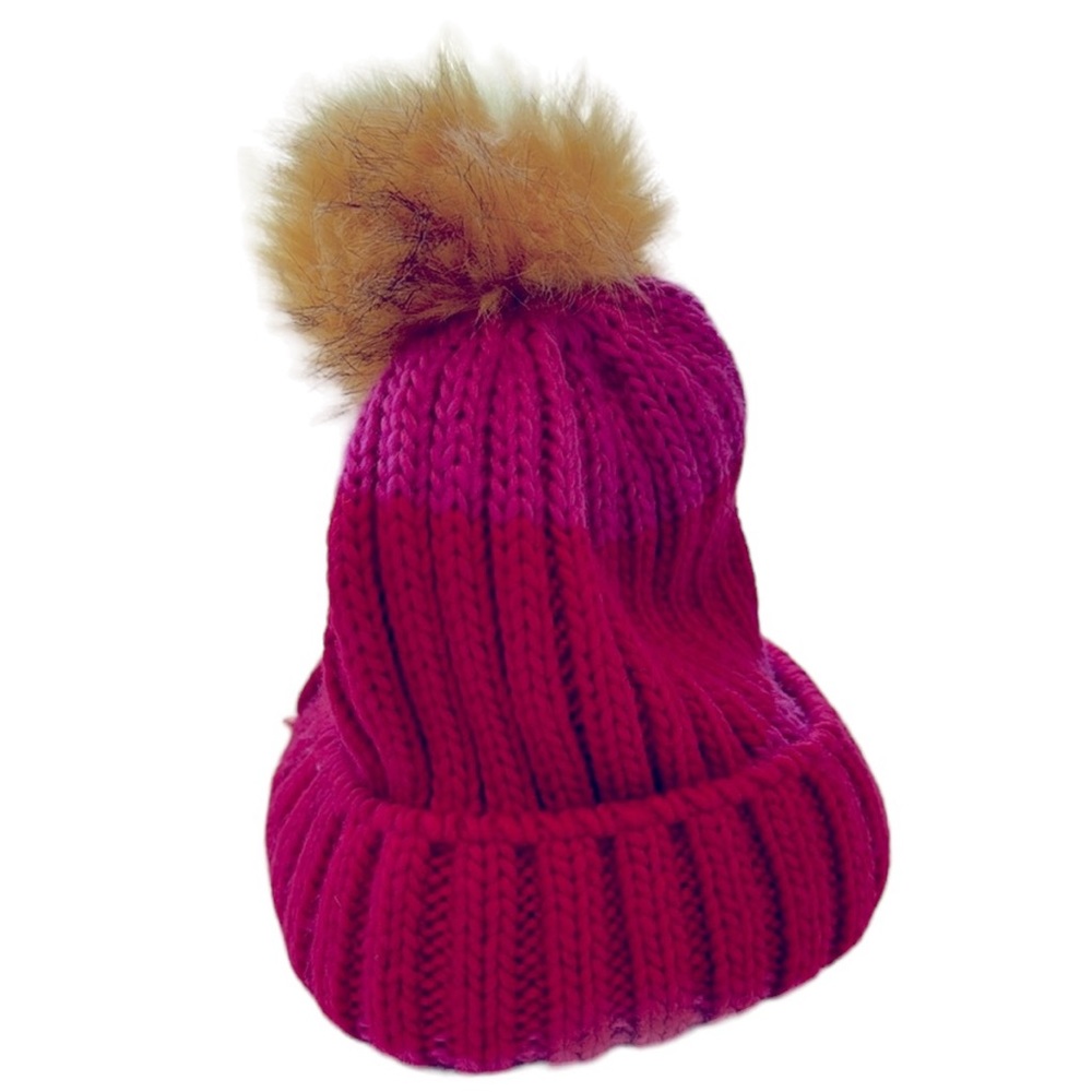 Hat Attack Classic Ribbed Beanie with Faux Fur Pom. O/S. VGUC